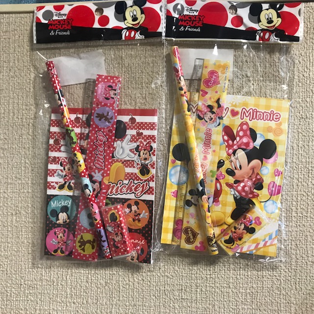 ＃140ミッキー＆ミニー4点メモ帳セット@100(12入り)